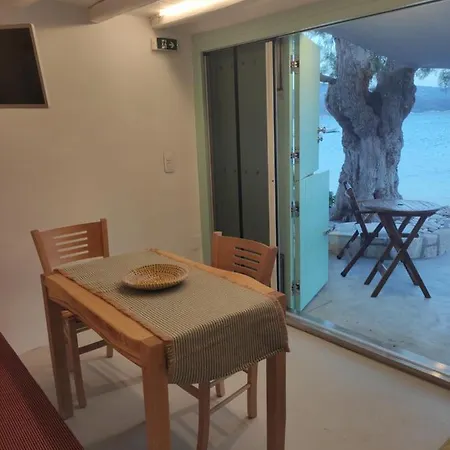 Apanemo House Agios Nikolaos Дом отдыха Кимолос